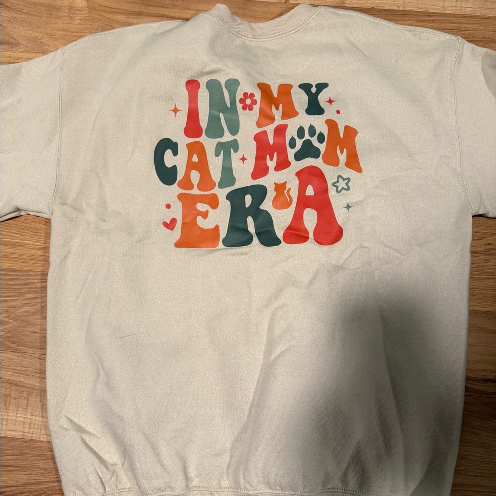 Gildan Cream Cat Mom Sweatshirt